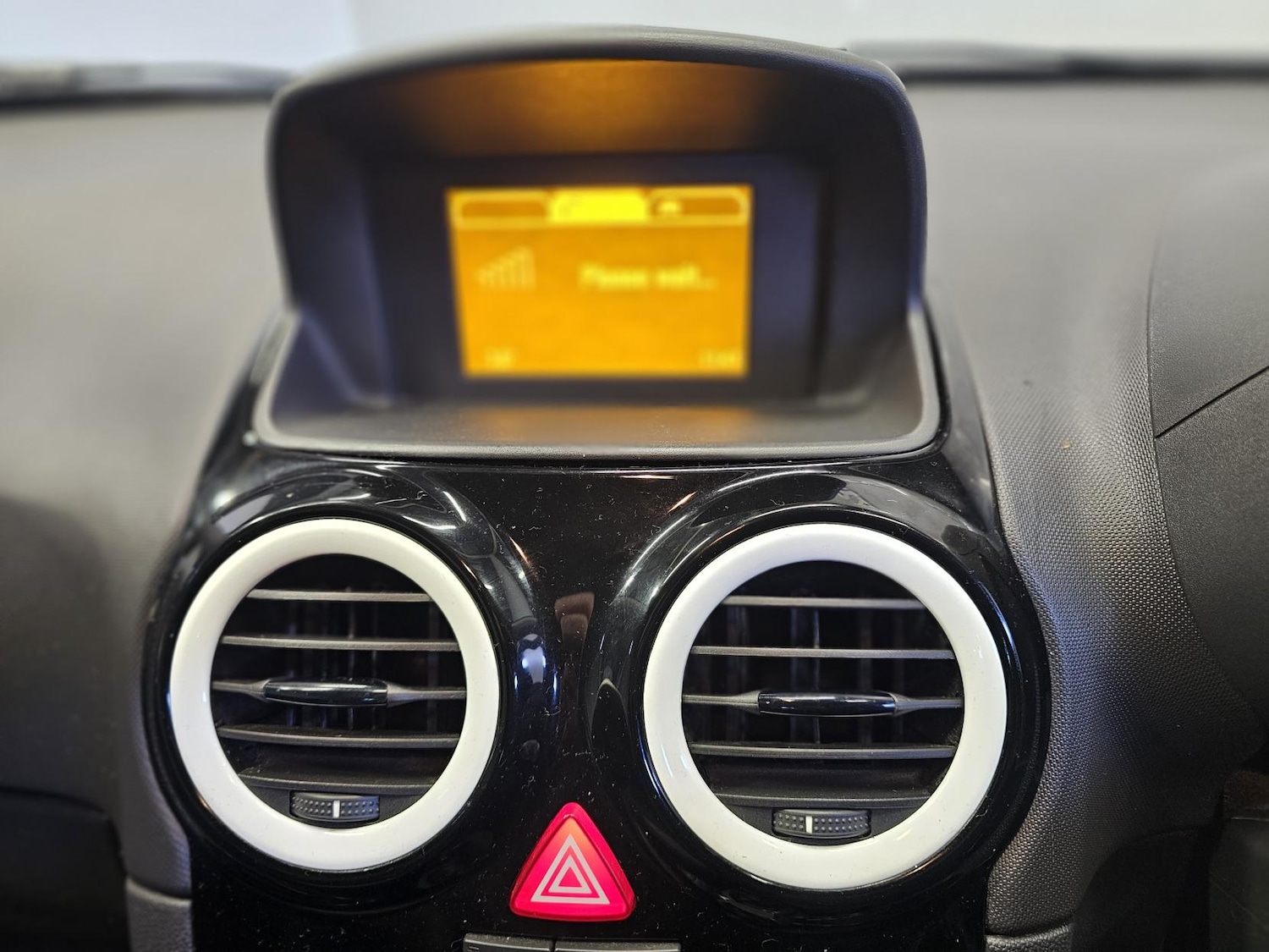 Used Vauxhall Corsa 2011 for sale - 77312472: Photo 11