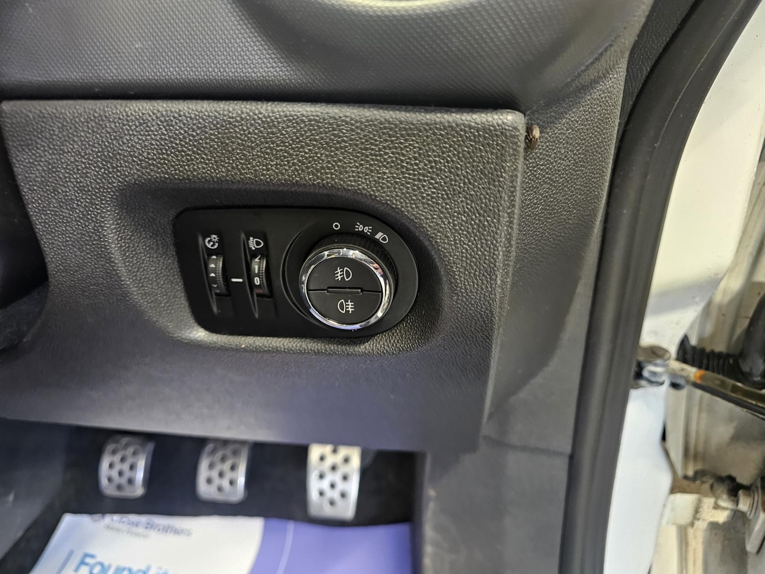 Used Vauxhall Corsa 2011 for sale - 77312472: Photo 18