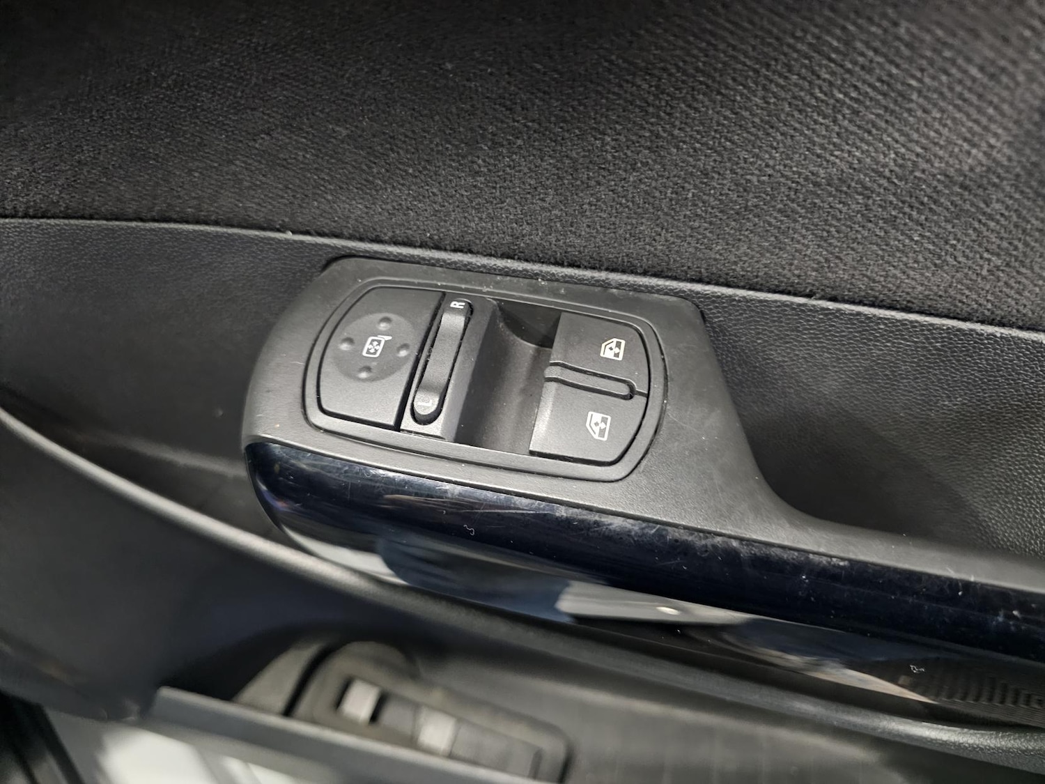 Used Vauxhall Corsa 2011 for sale - 77312472: Photo 25