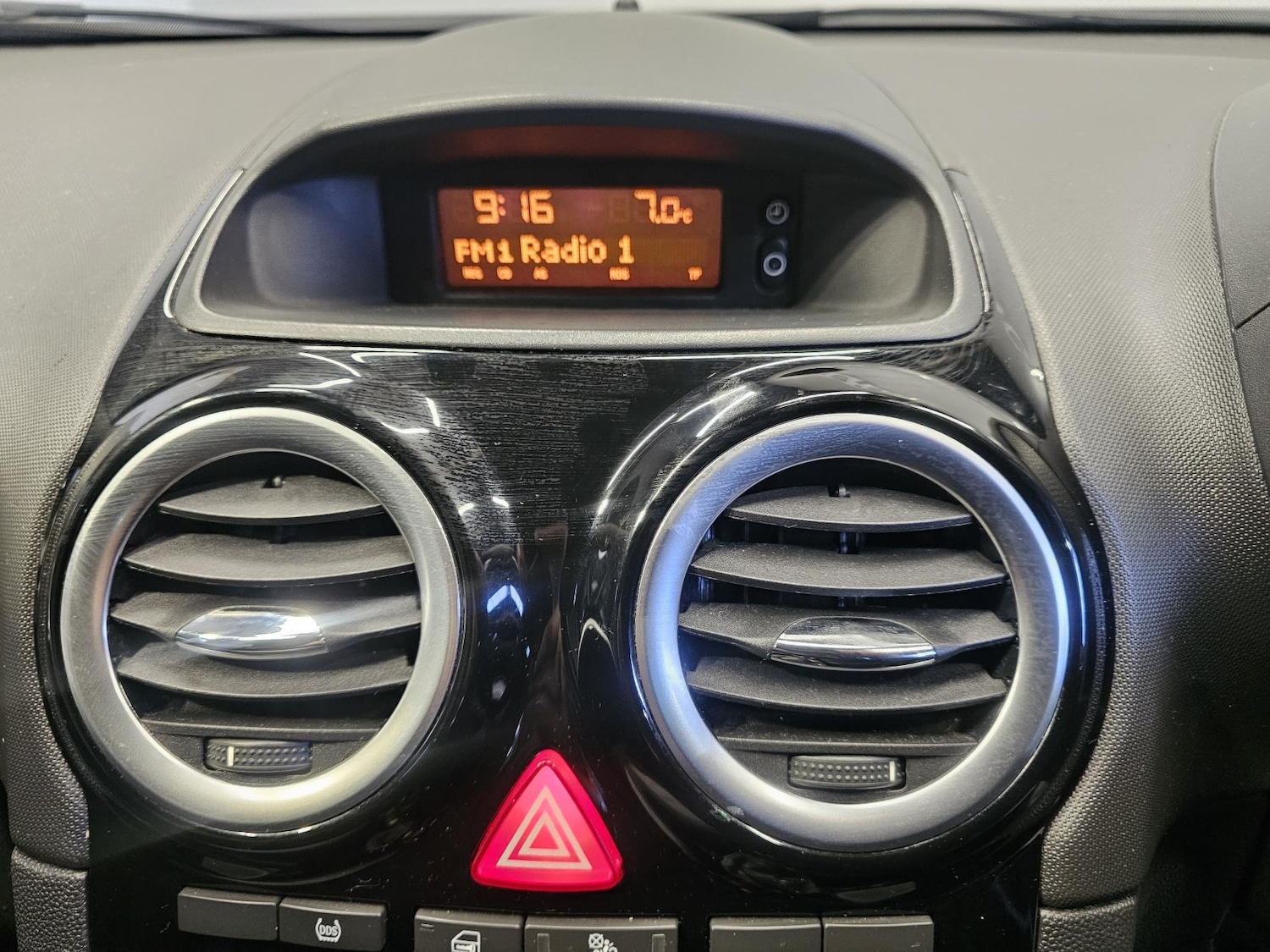 Used Vauxhall Corsa 2014 for sale - 77233716: Photo 22