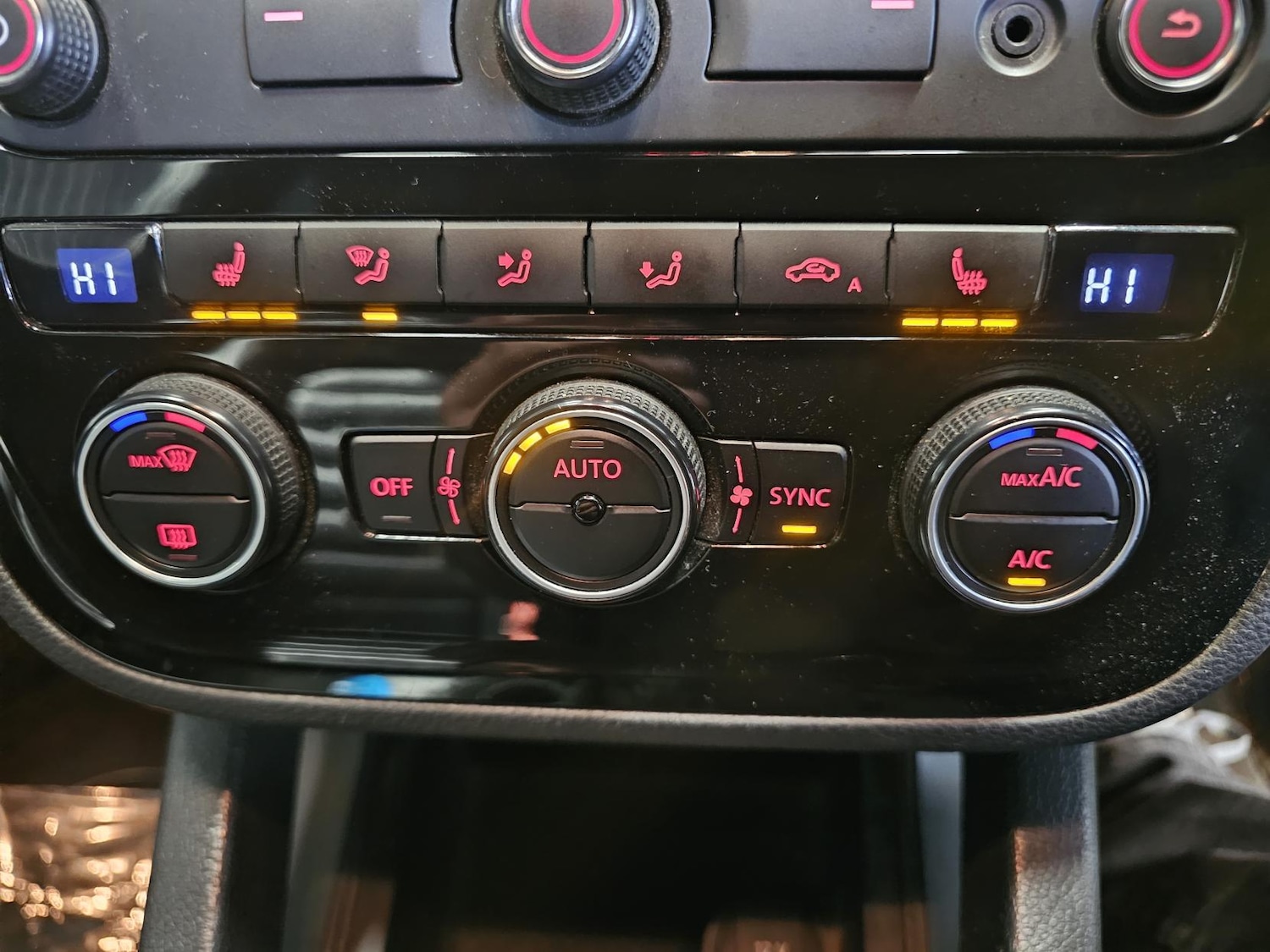 Used Volkswagen Scirocco 2015 for sale - 77632695: Photo 13