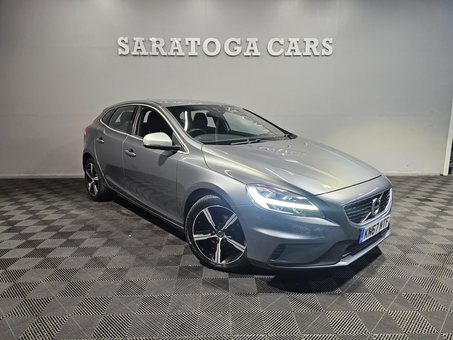 Used Volvo V40 2017 for sale - 76807342: Photo 1