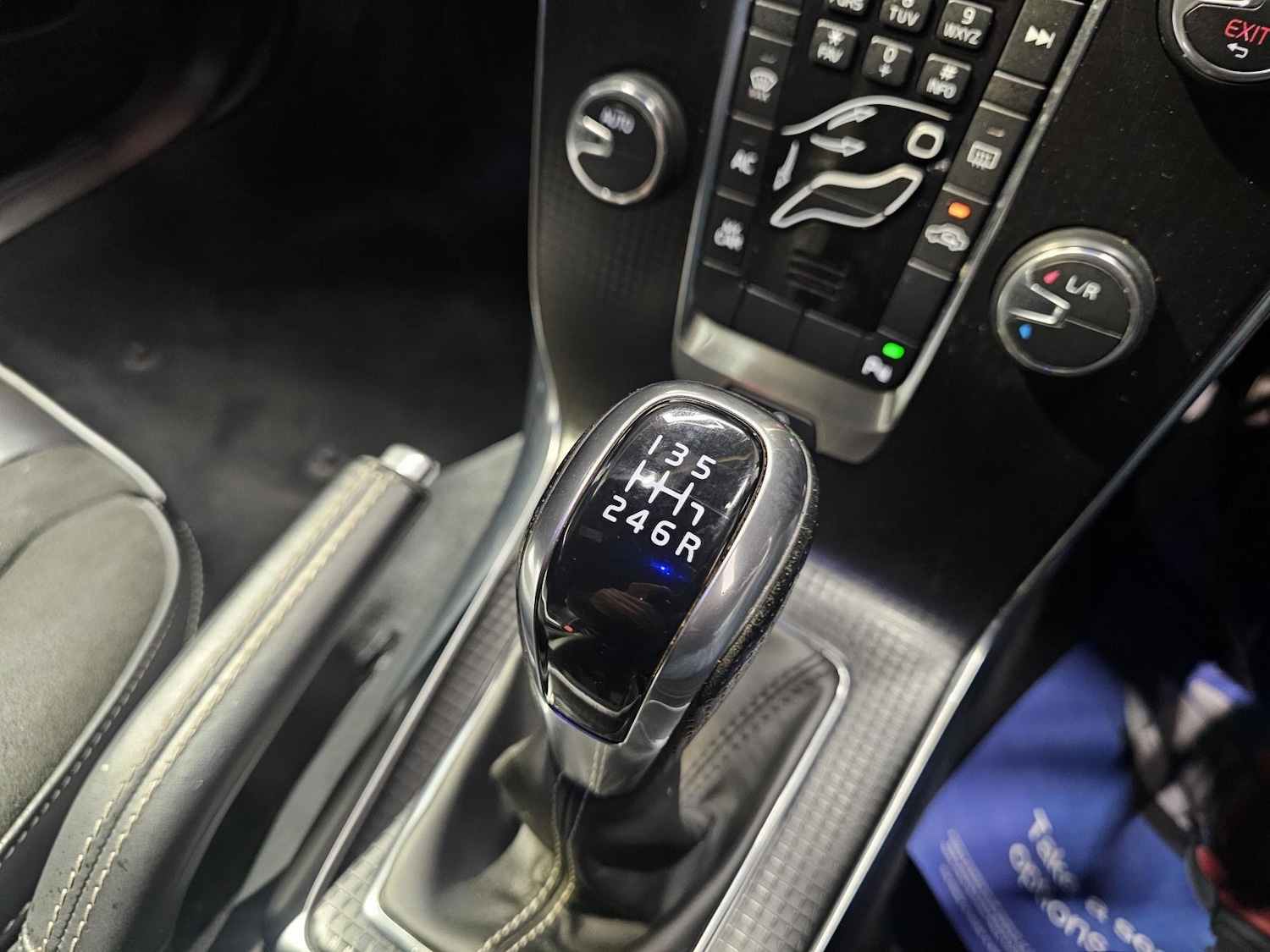 Used Volvo V40 2017 for sale - 76807342: Photo 10