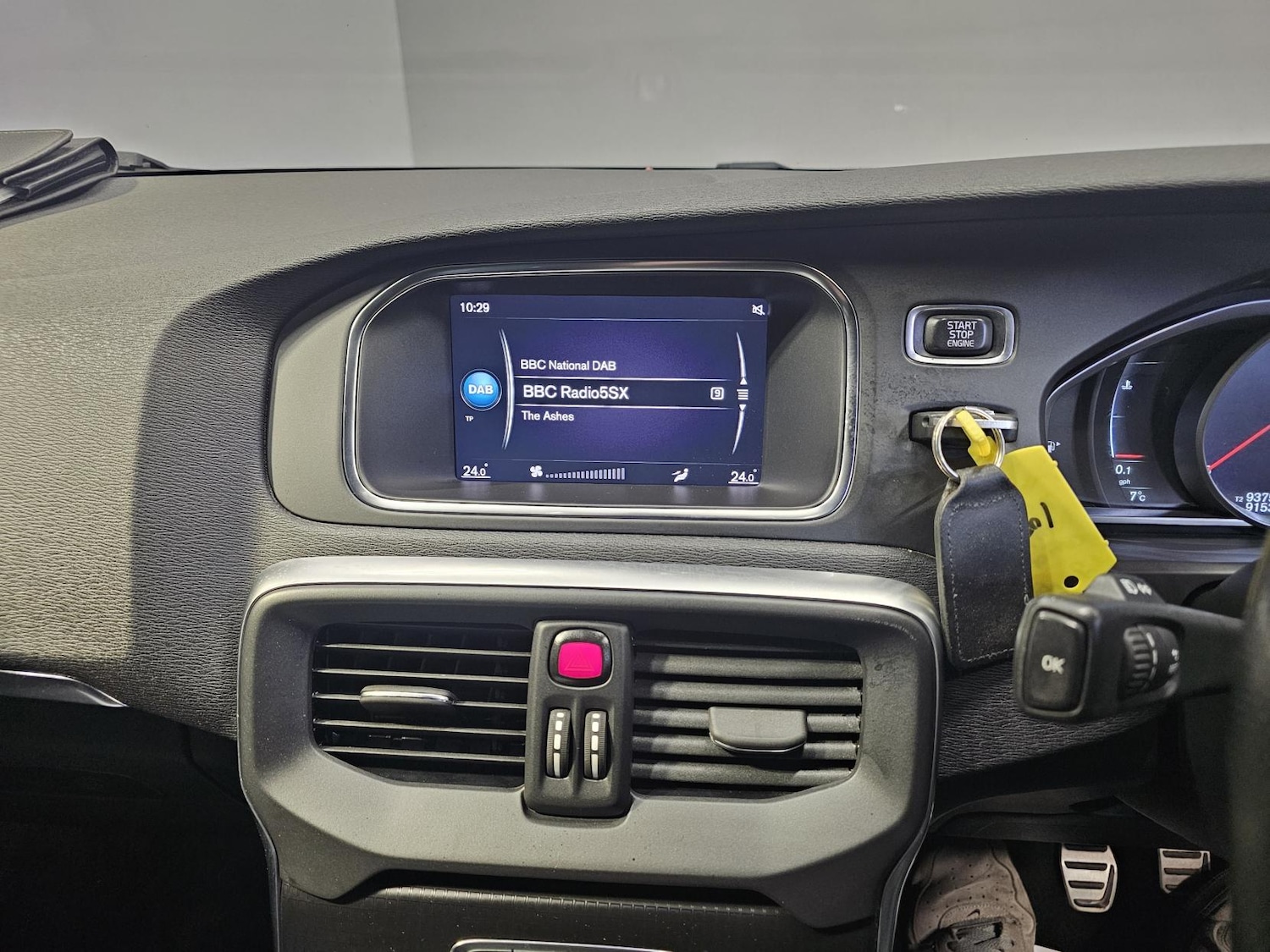 Used Volvo V40 2017 for sale - 76807342: Photo 13