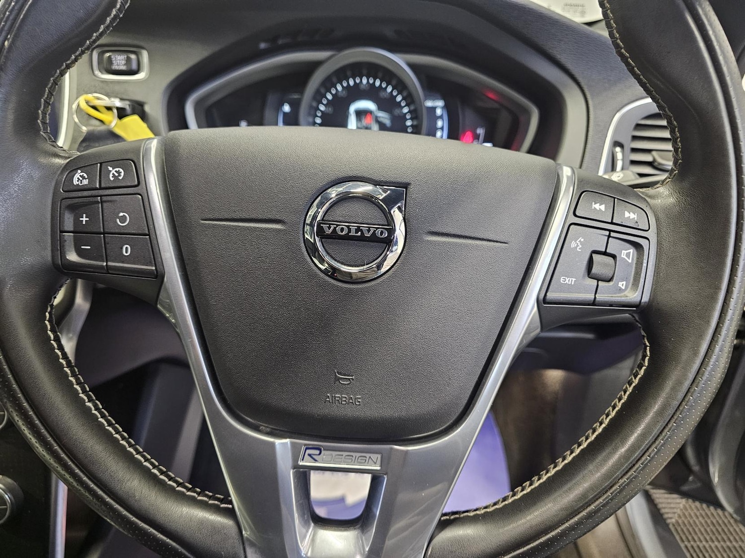 Used Volvo V40 2017 for sale - 76807342: Photo 15