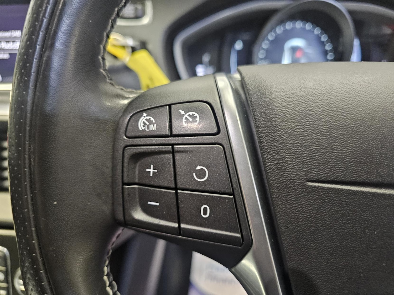 Used Volvo V40 2017 for sale - 76807342: Photo 16