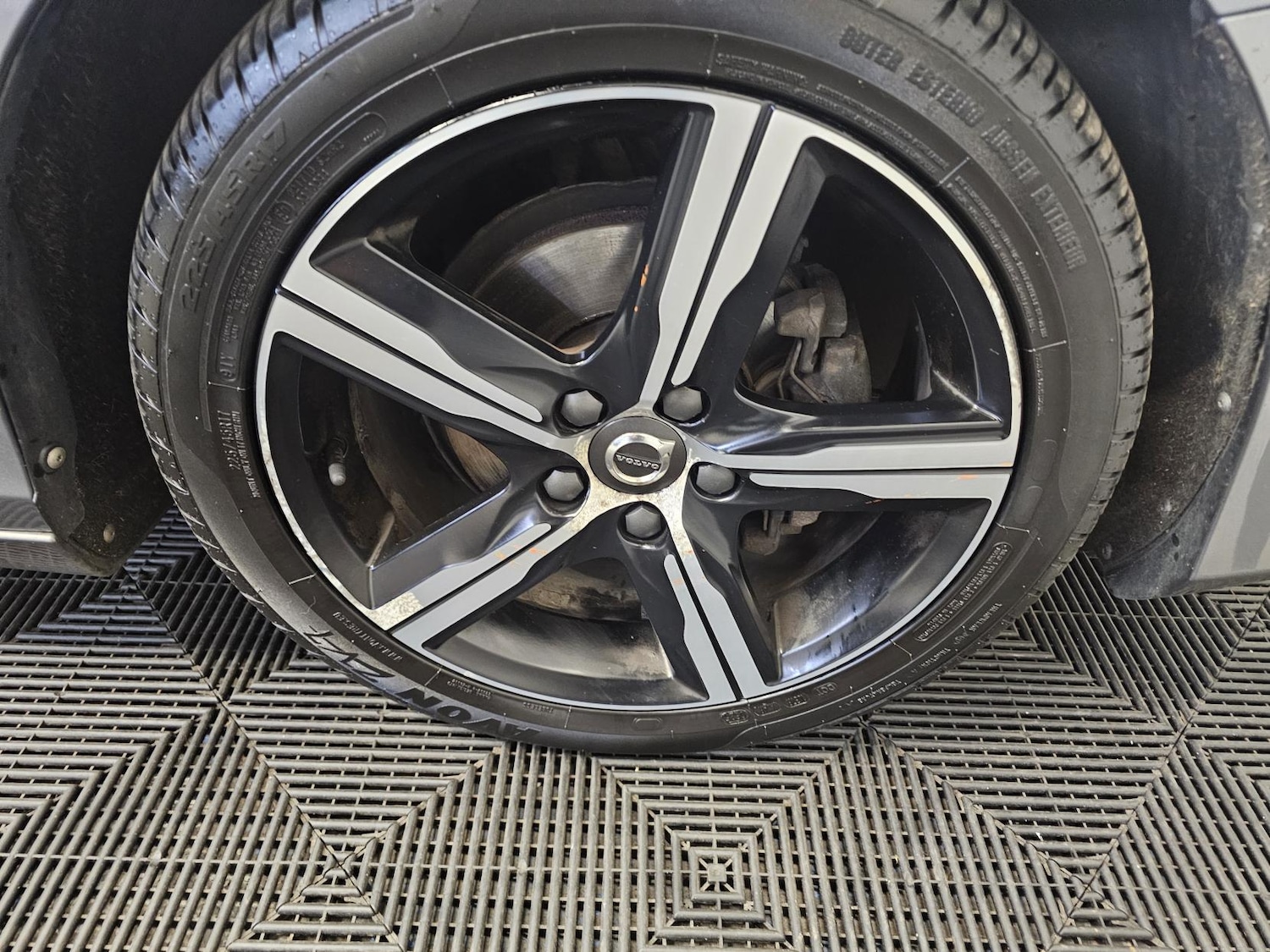 Used Volvo V40 2017 for sale - 76807342: Photo 24