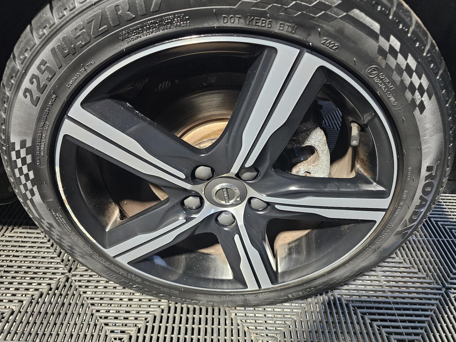 Used Volvo V40 2017 for sale - 76807342: Photo 29