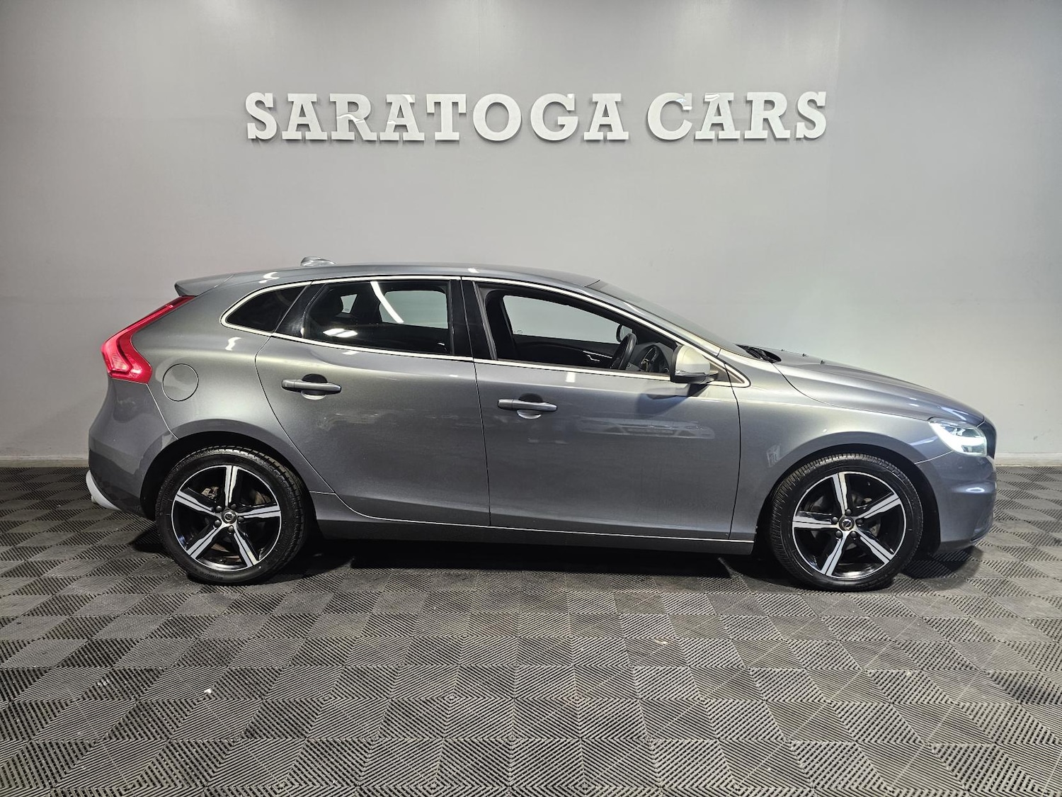 Used Volvo V40 2017 for sale - 76807342: Photo 3