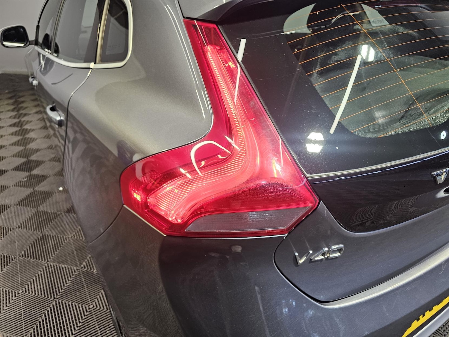 Used Volvo V40 2017 for sale - 76807342: Photo 30