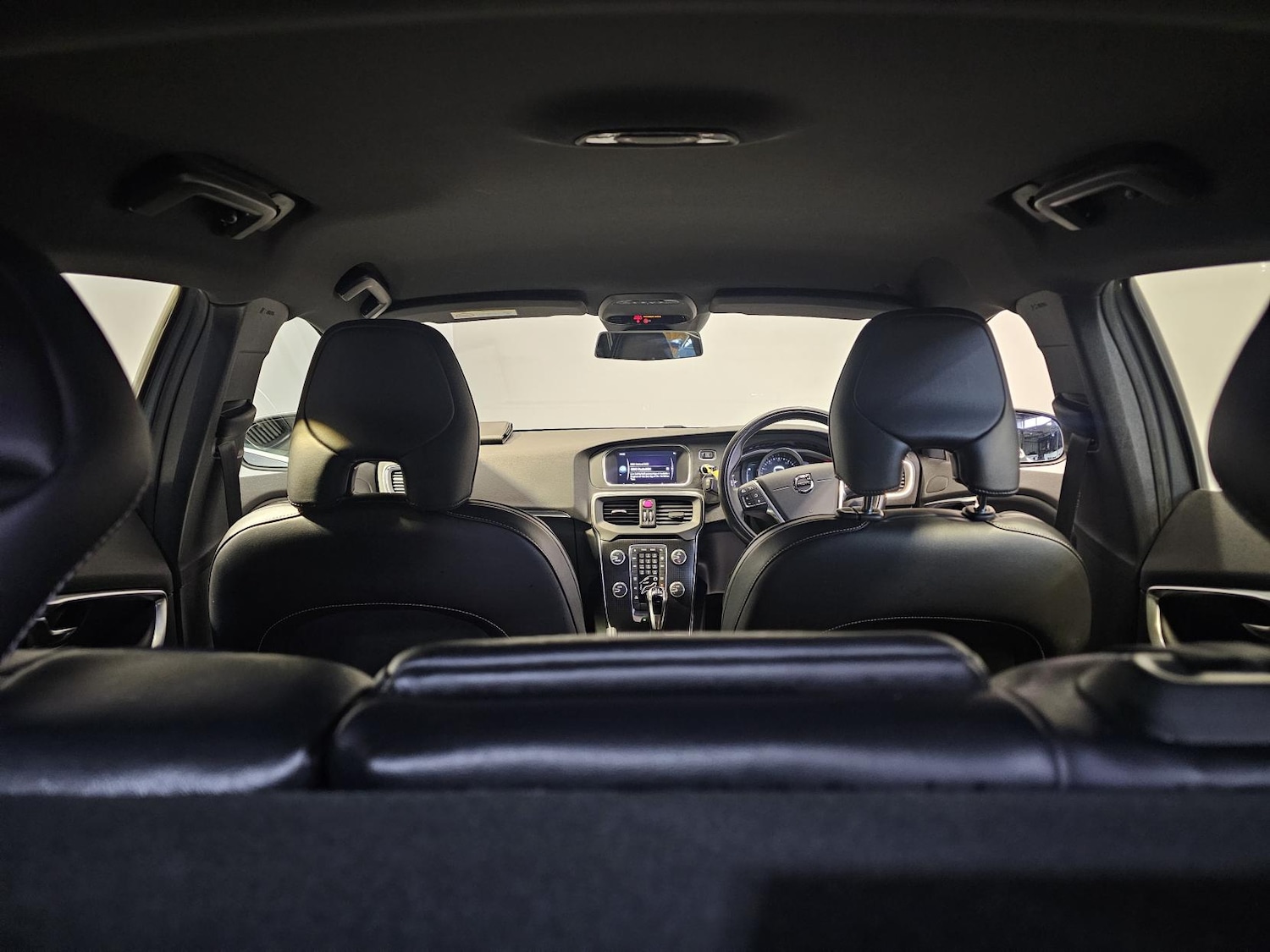 Used Volvo V40 2017 for sale - 76807342: Photo 31