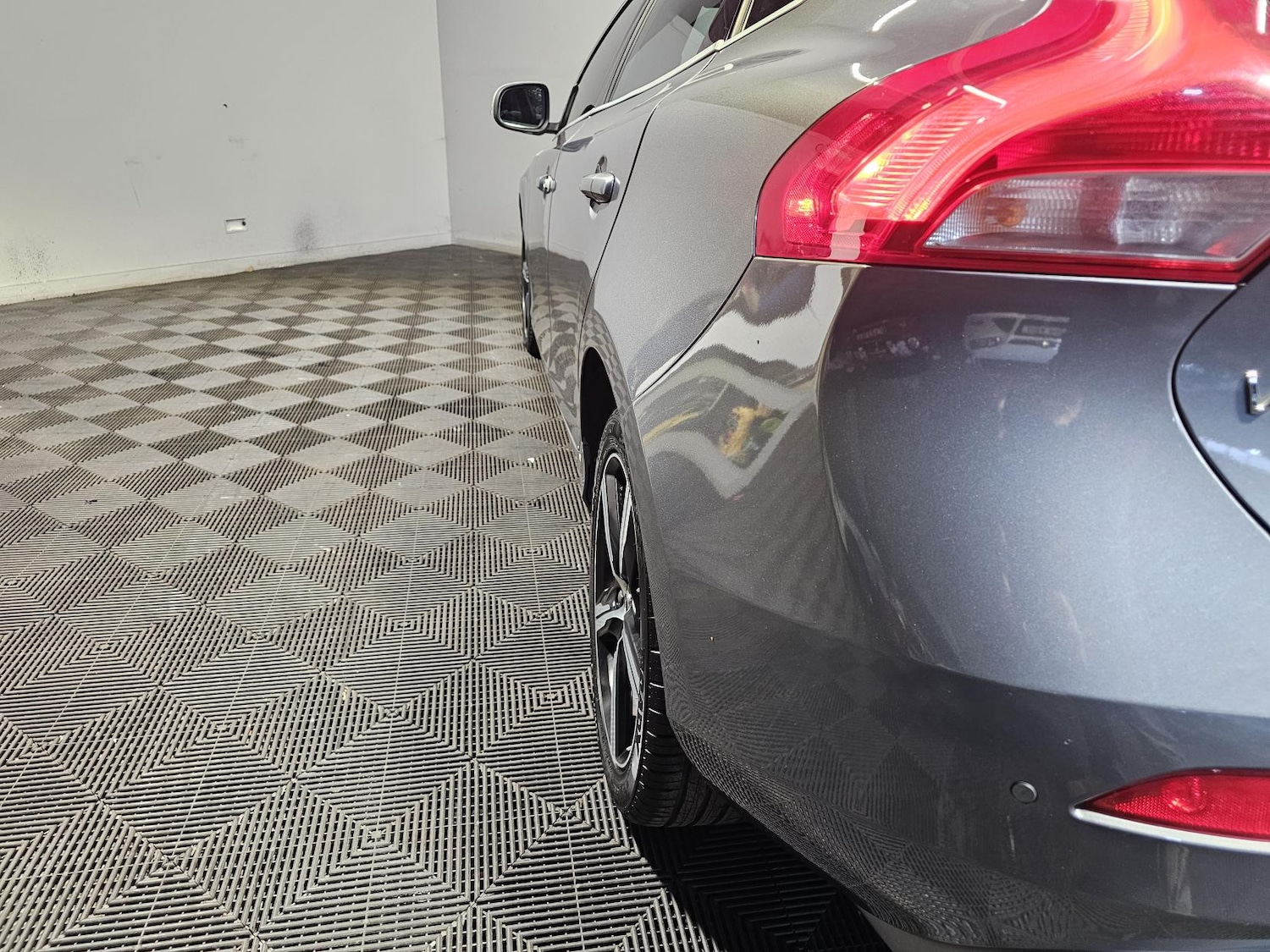 Used Volvo V40 2017 for sale - 76807342: Photo 39