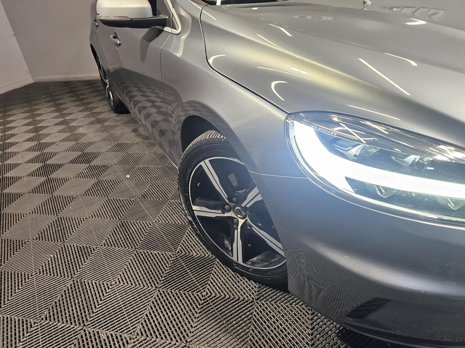 Used Volvo V40 2017 for sale - 76807342: Photo 44