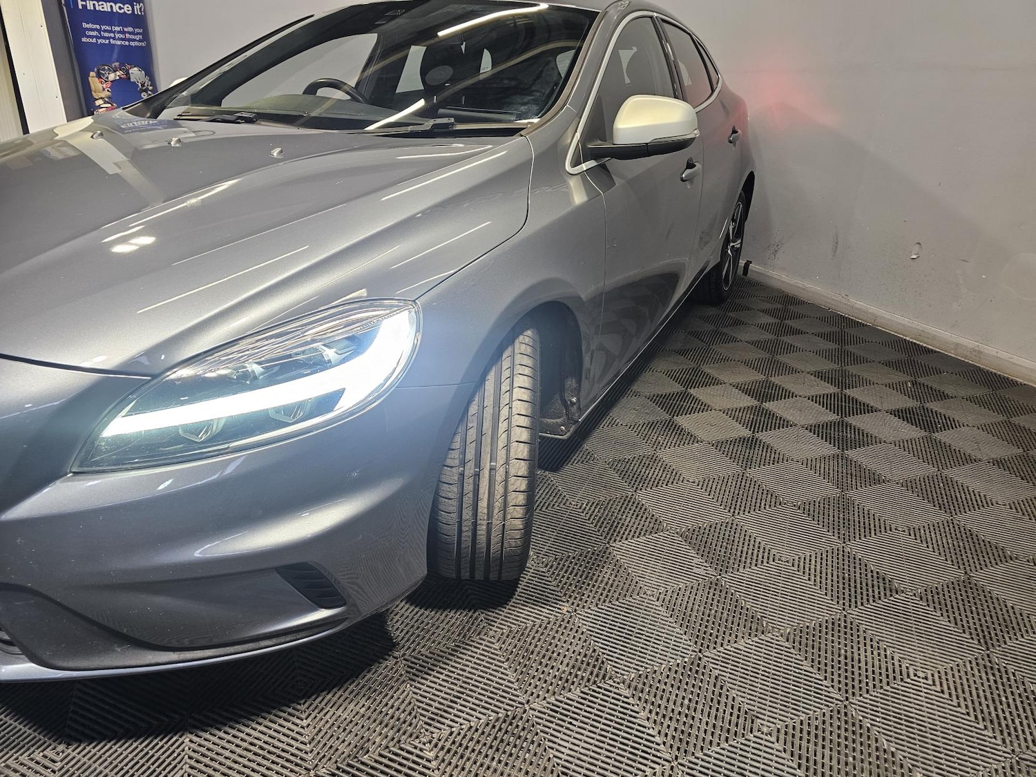 Used Volvo V40 2017 for sale - 76807342: Photo 47