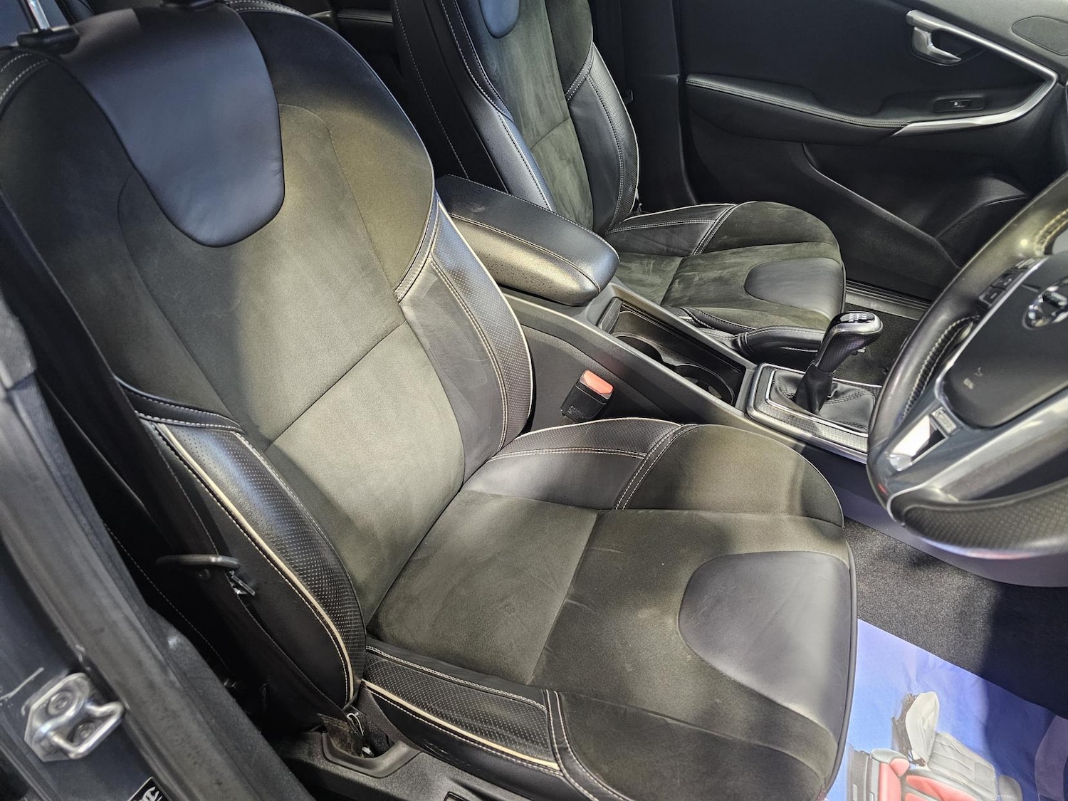 Used Volvo V40 2017 for sale - 76807342: Photo 48