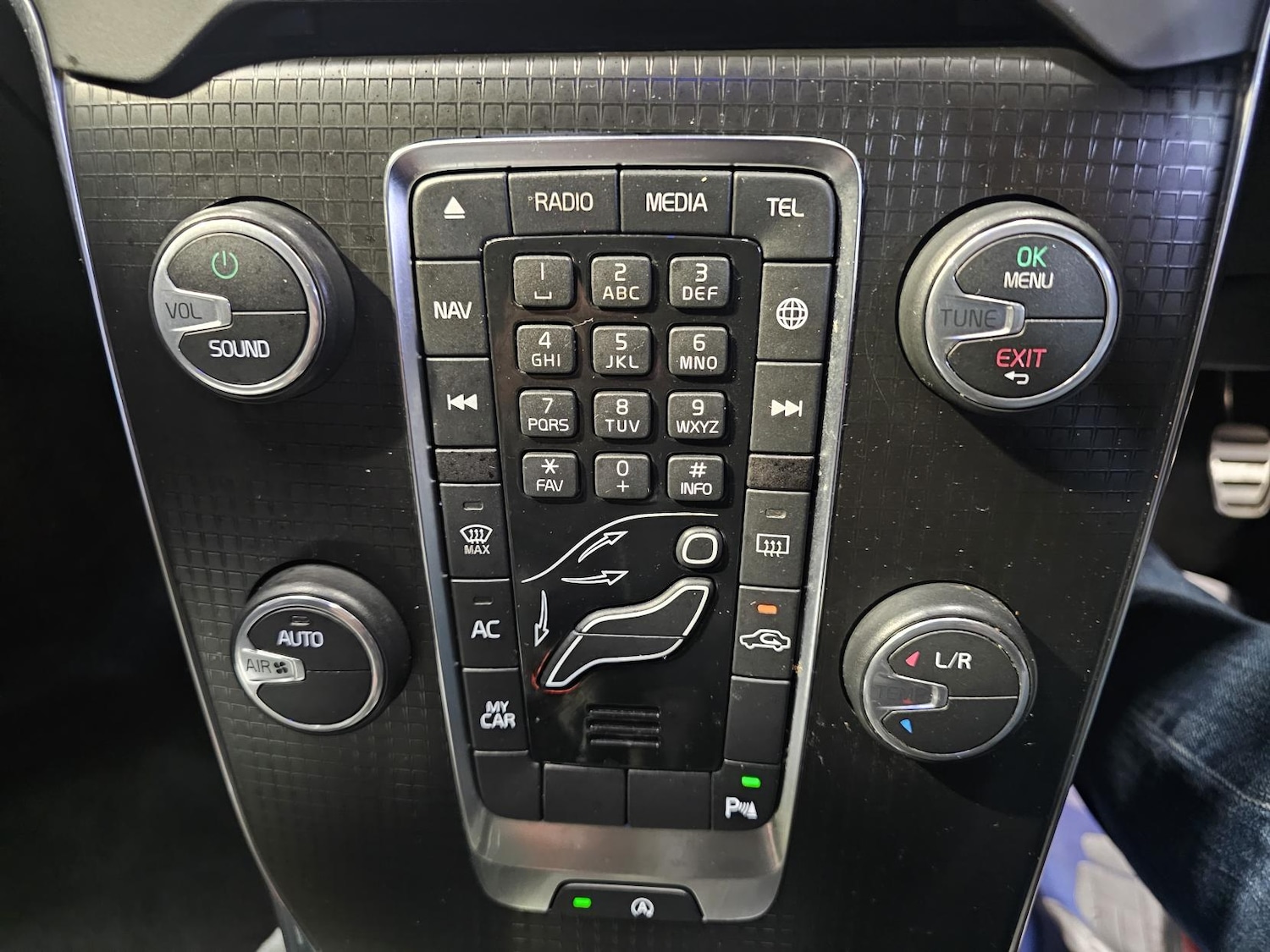 Used Volvo V40 2017 for sale - 76807342: Photo 9