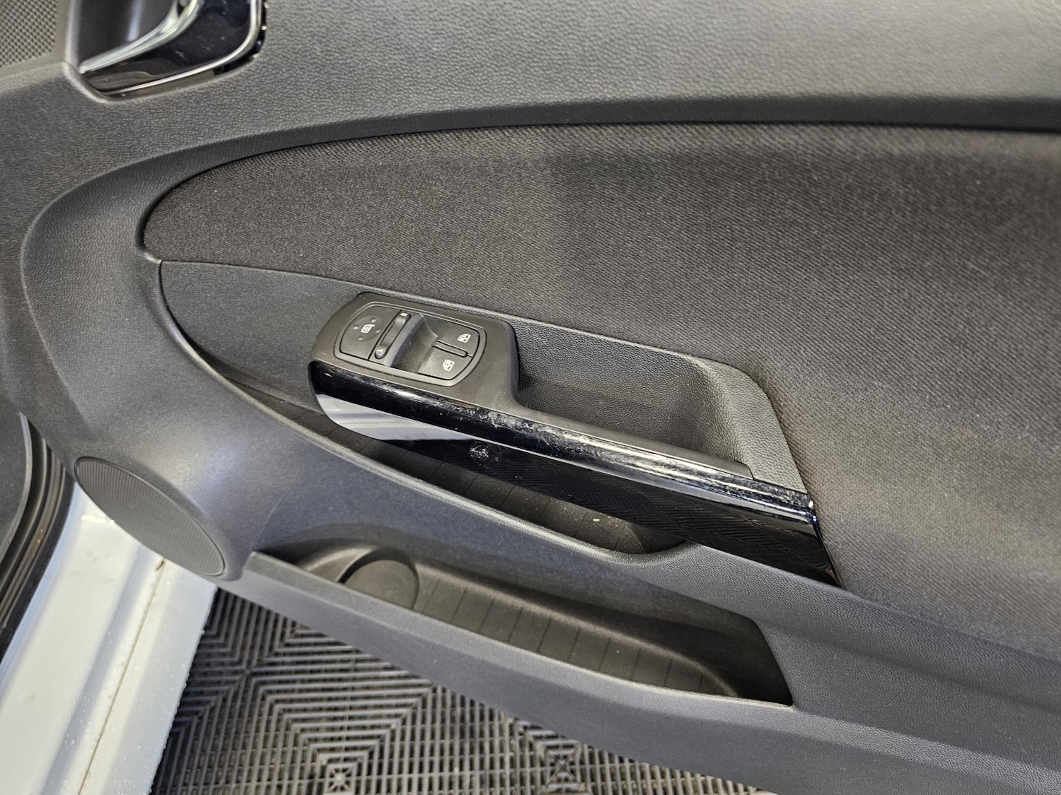 Used Vauxhall Corsa 2012 for sale - 77312483: Photo 11