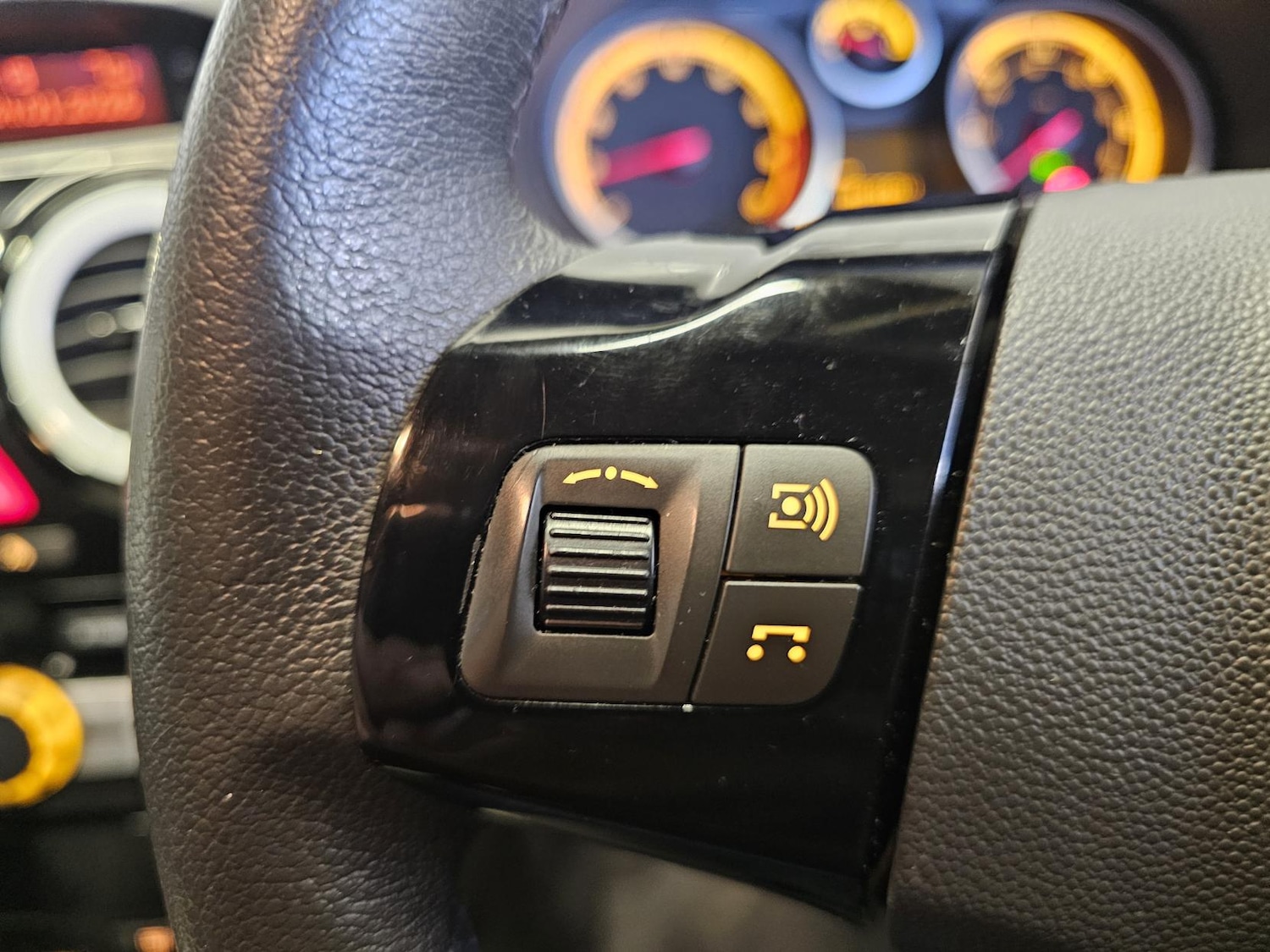 Used Vauxhall Corsa 2012 for sale - 77312483: Photo 9