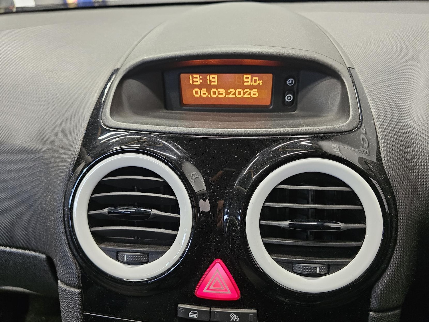 Used Vauxhall Corsa 2012 for sale - 77778710: Photo 22