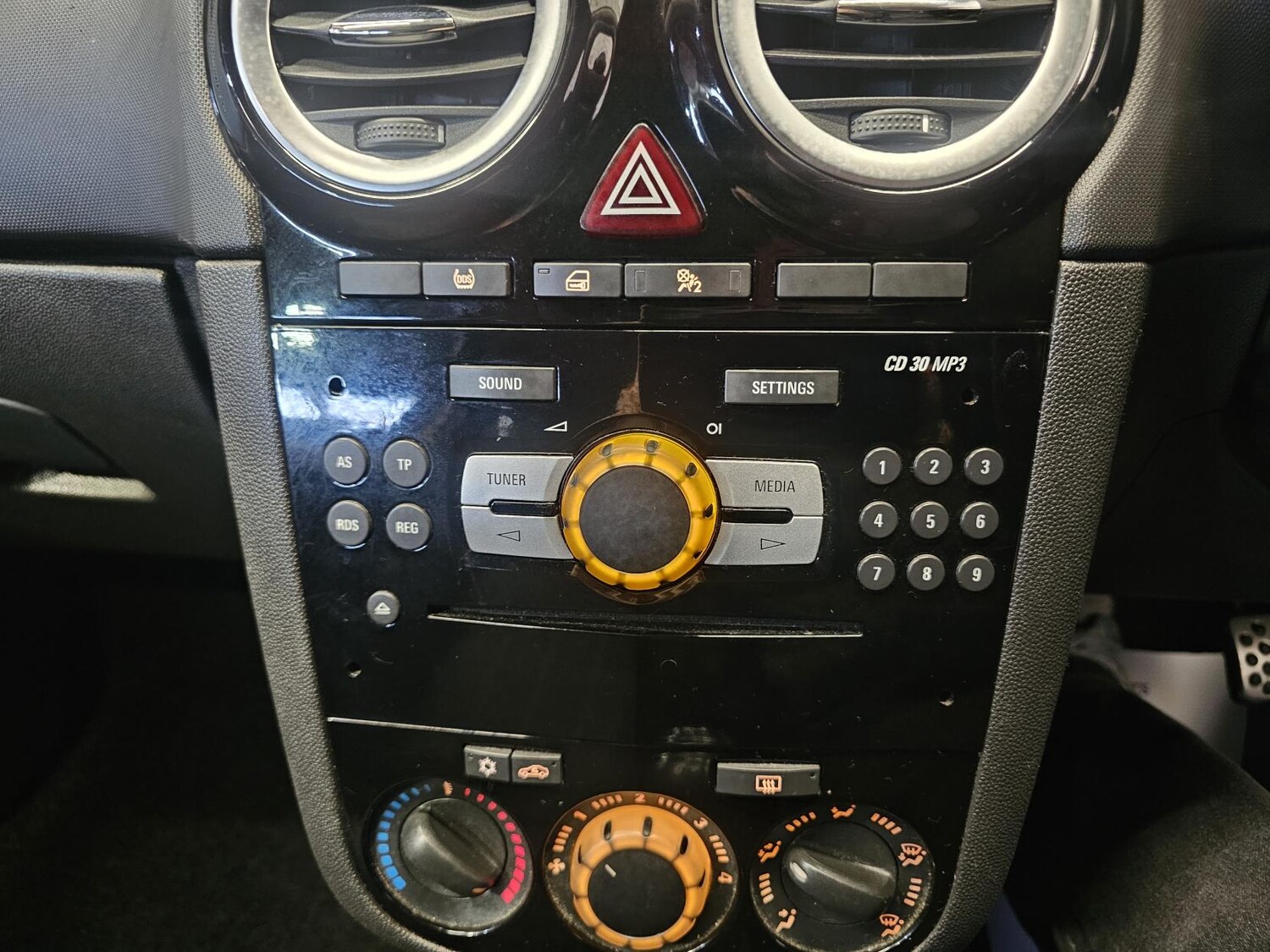 Used Vauxhall Corsa 2014 for sale - 76580931: Photo 17