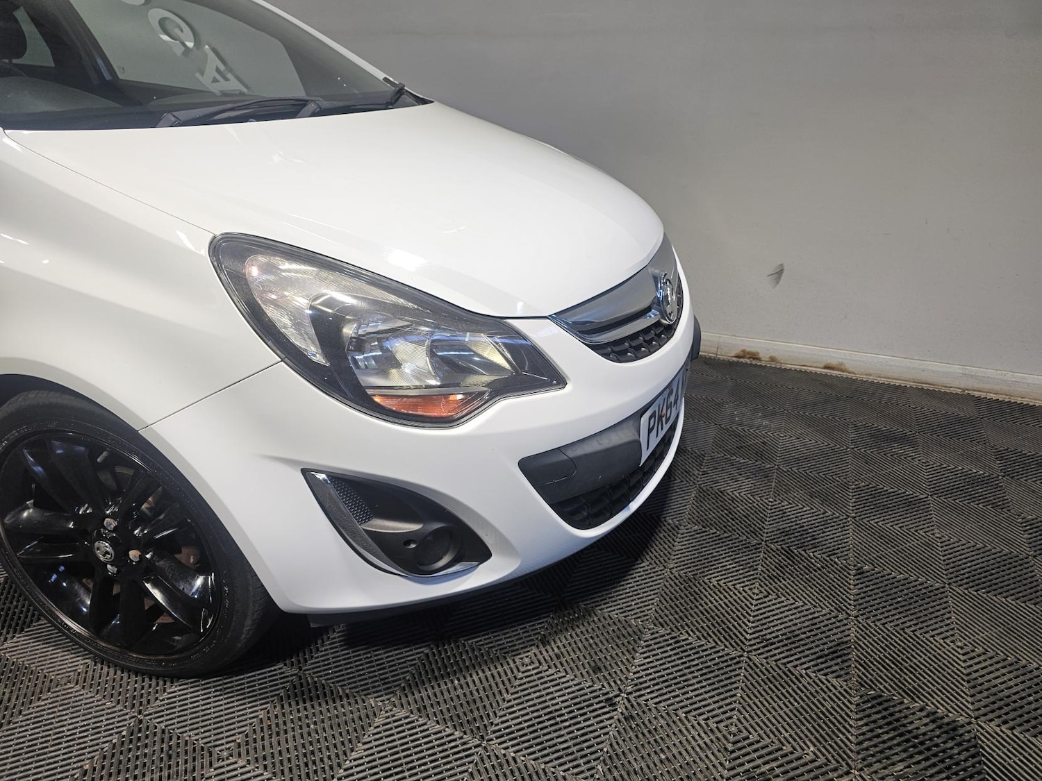 Used Vauxhall Corsa 2014 for sale - 76580931: Photo 2