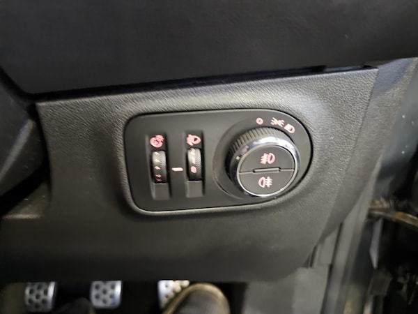 Used Vauxhall Corsa 2016 for sale - 76312652: Photo 15
