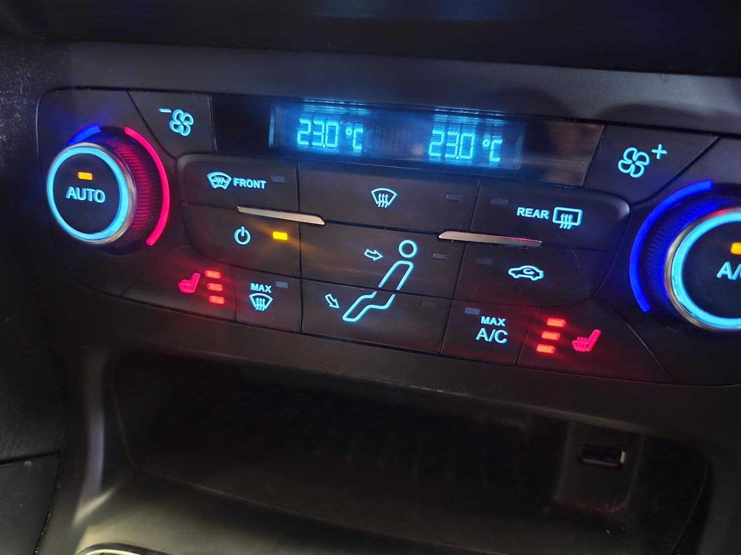 Used Ford Focus 2015 for sale - 76750279: Photo 11