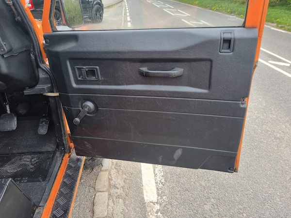 Used Land Rover Defender 90 1990 for sale - 76193835: Photo 17