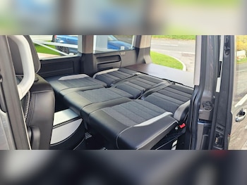 Used Volkswagen Transporter Shuttle 2016 for sale - 76565594: Photo