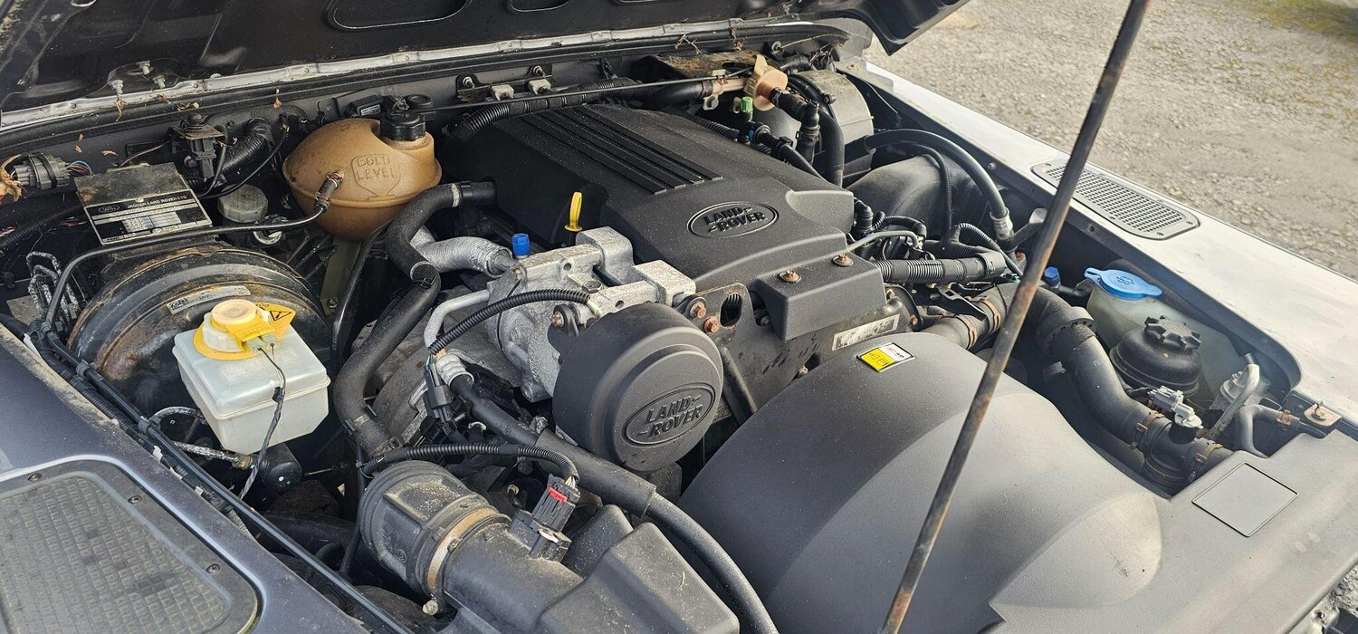 Used Land Rover Defender 110 2014 for sale - 77446311: Photo 31