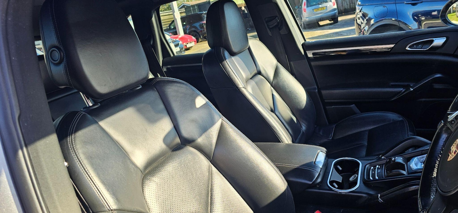 Used Porsche Cayenne 2012 for sale - 77436333: Photo 10