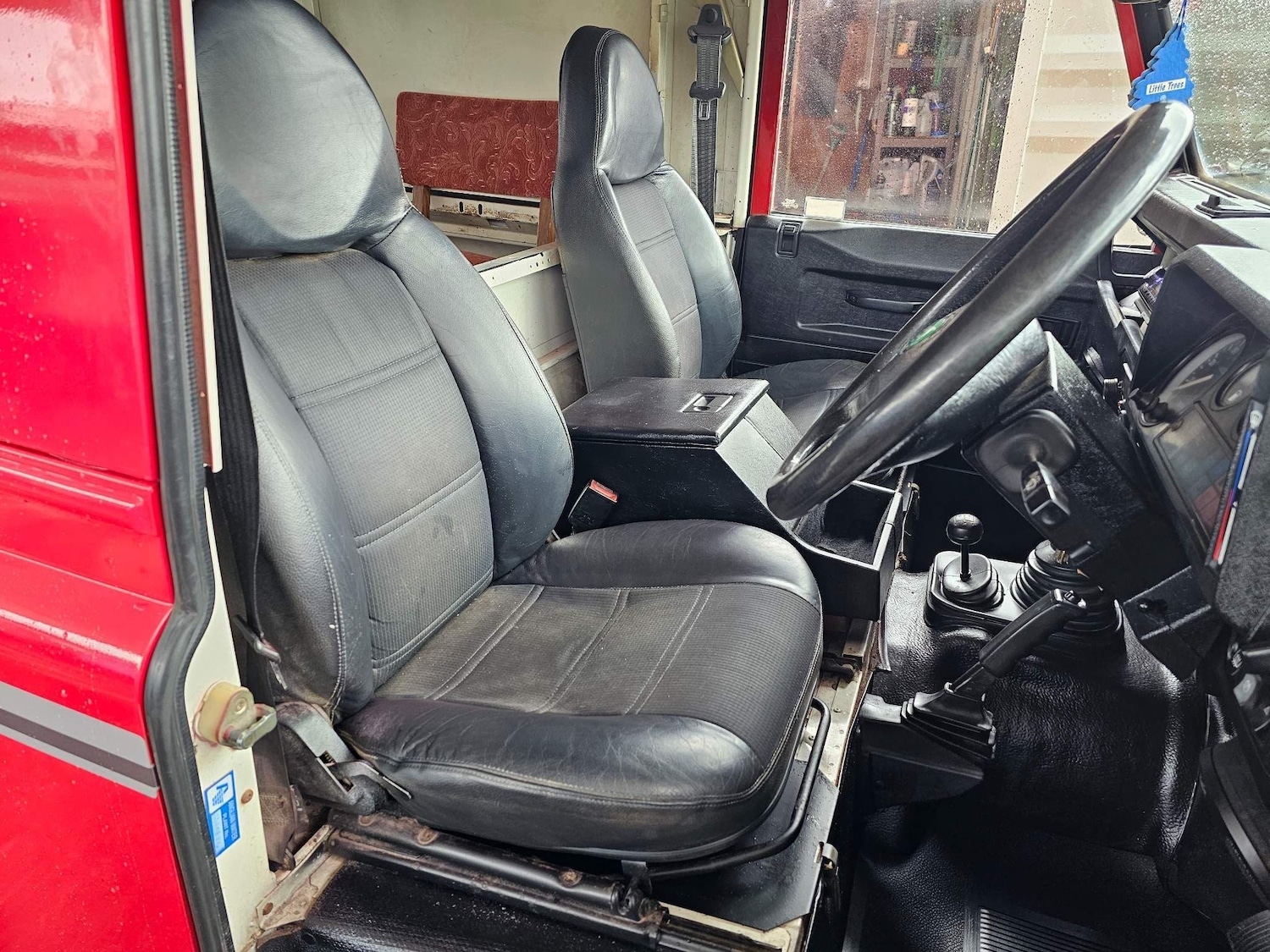 Used Land Rover Defender 110 1995 for sale - 77639485: Photo 11