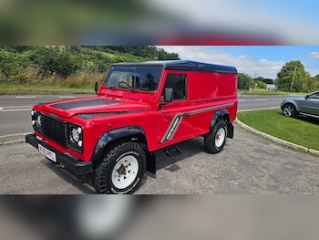 Land Rover Defender 110 feature image