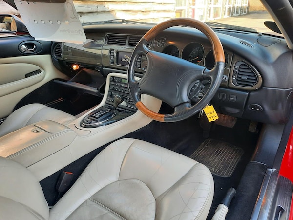 Used Jaguar XKR 2000 for sale - 73525475: Photo 32