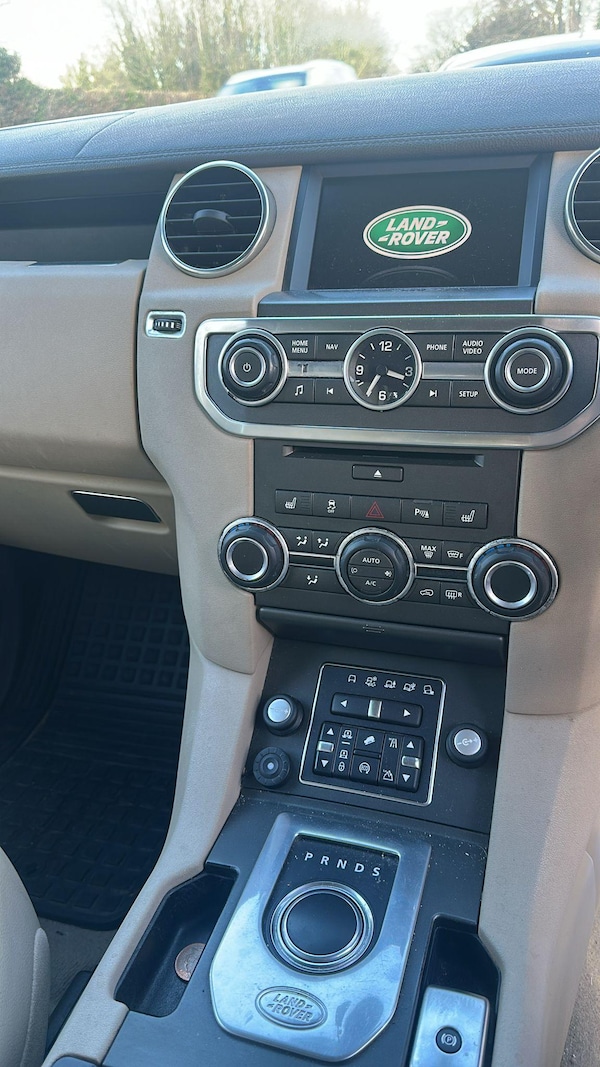 Used Land Rover Discovery 4 2014 for sale - 74098451: Photo 2
