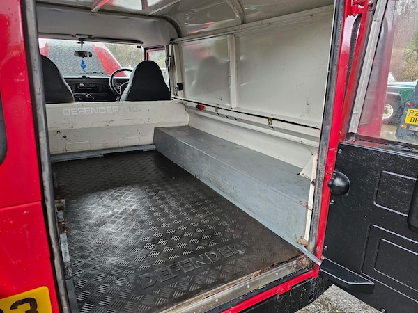 Used Land Rover Defender 110 1995 for sale - 73712912: Photo 16