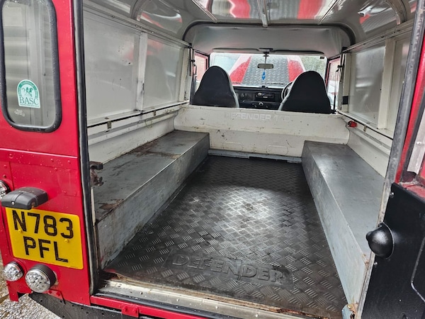 Used Land Rover Defender 110 1995 for sale - 73712912: Photo 17