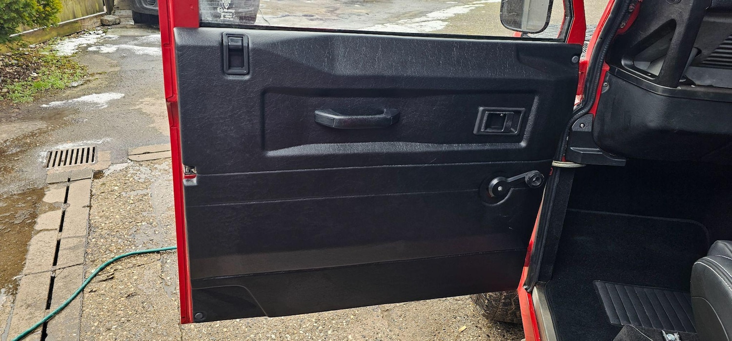 Used Land Rover Defender 2000 for sale - 77639434: Photo 24