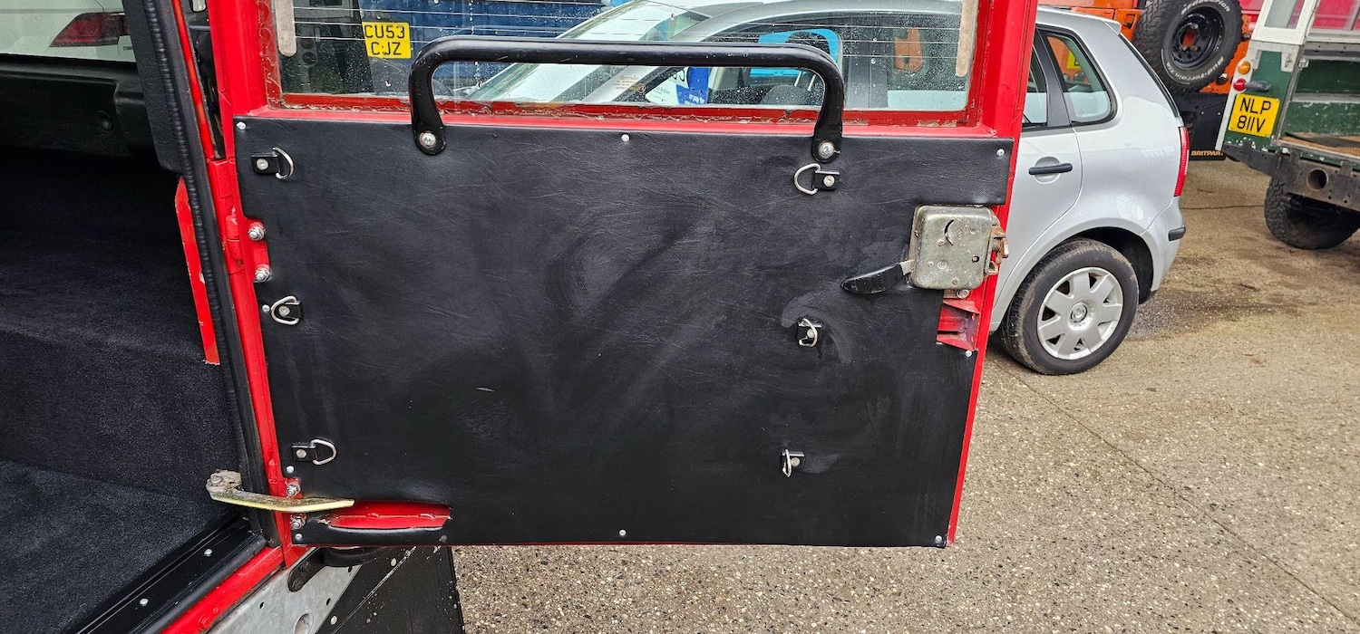 Used Land Rover Defender 2000 for sale - 77639434: Photo 32