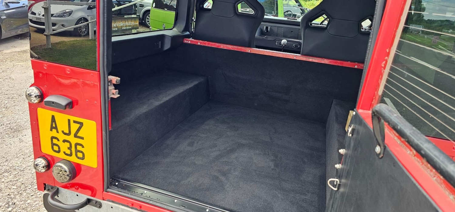 Used Land Rover Defender 2000 for sale - 77639434: Photo 4