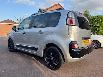 Used Citroen C3 Picasso 2017 for sale - 75489769: Photo