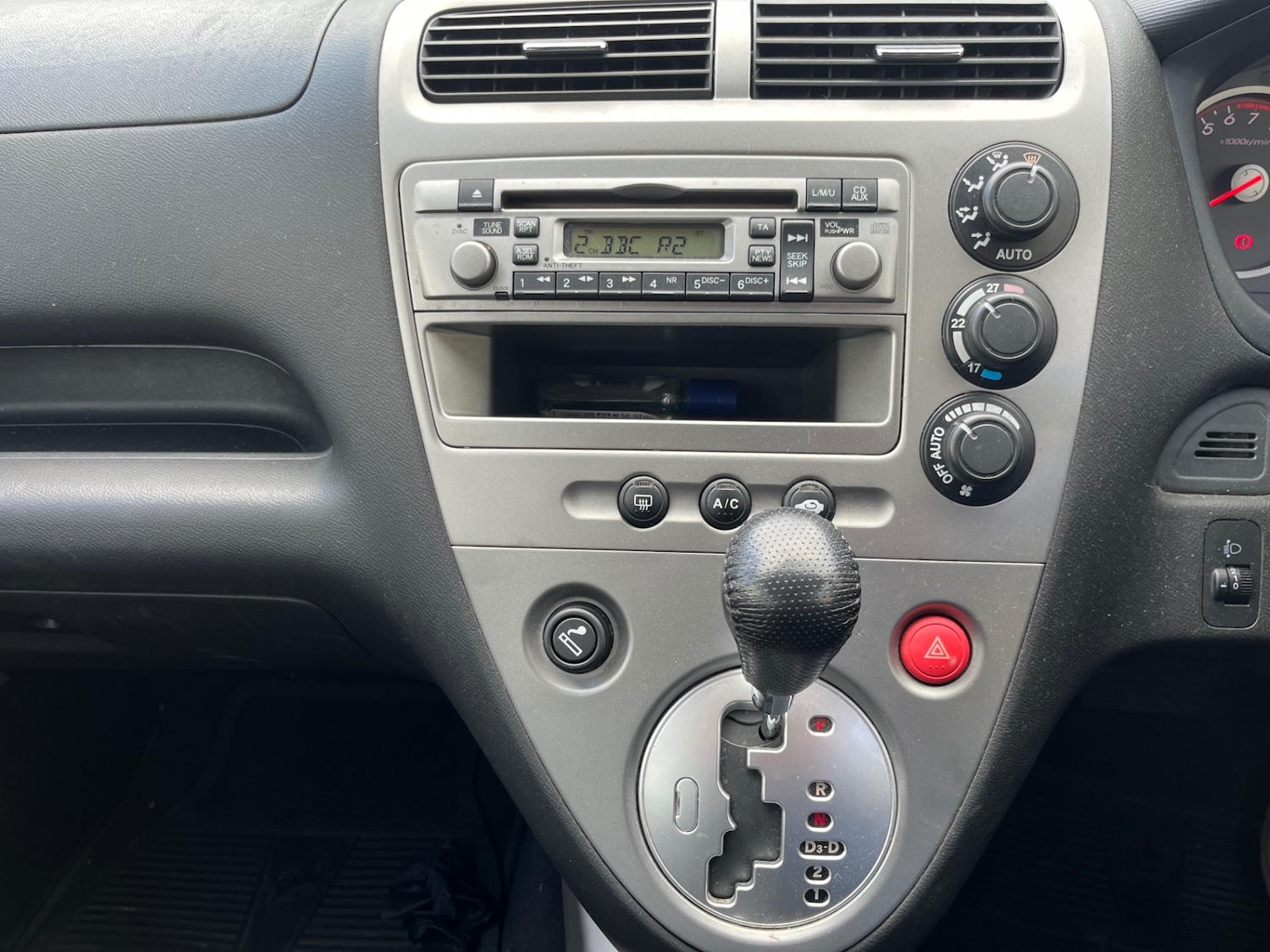 Used Honda Civic 2004 for sale - 77572505: Photo 9