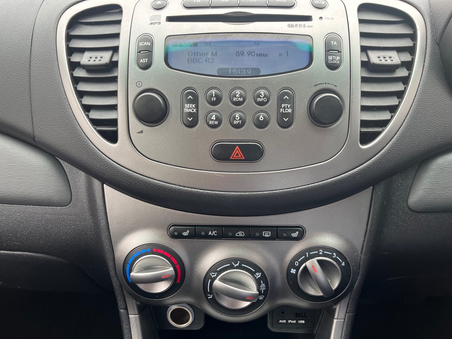 Used Hyundai i10 2013 for sale - 77758560: Photo 12