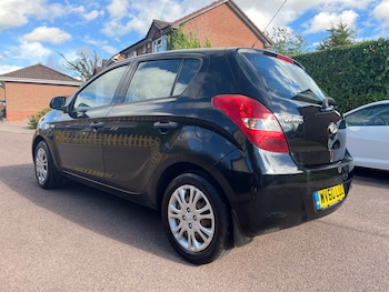 Used Hyundai i20 2010 for sale - 75613846: Photo