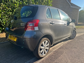 Used Toyota Yaris 2011 for sale - 79463619: Photo