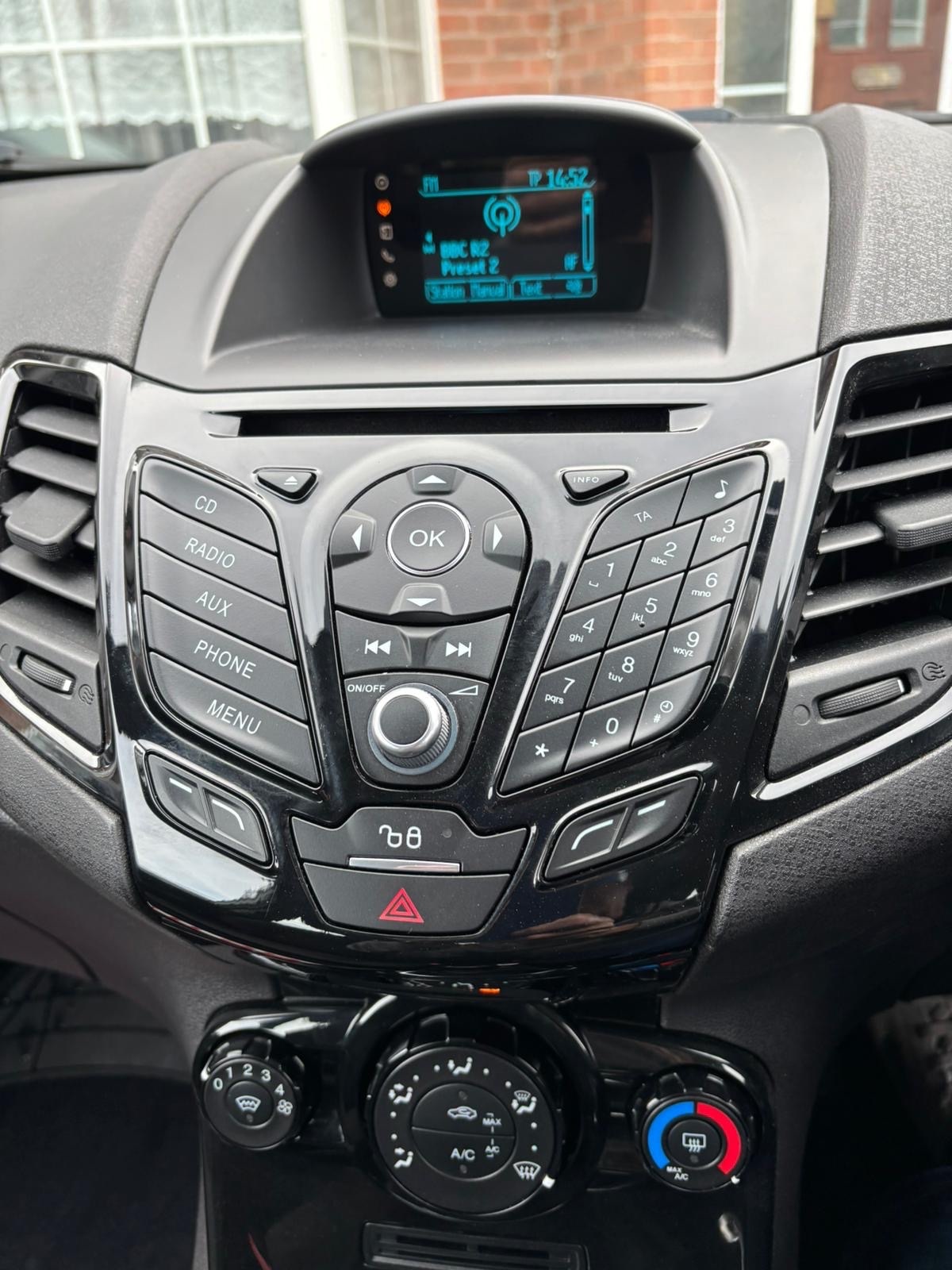 Used Ford Fiesta 2015 for sale - 76571220: Photo 6