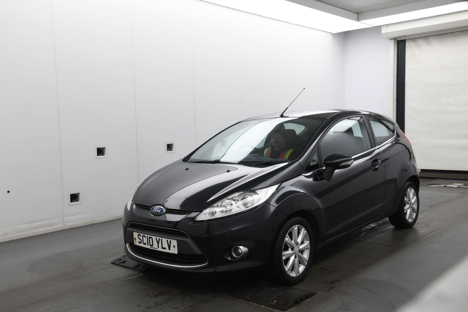 Used Ford Fiesta 2010 for sale - 77266803: Photo 2