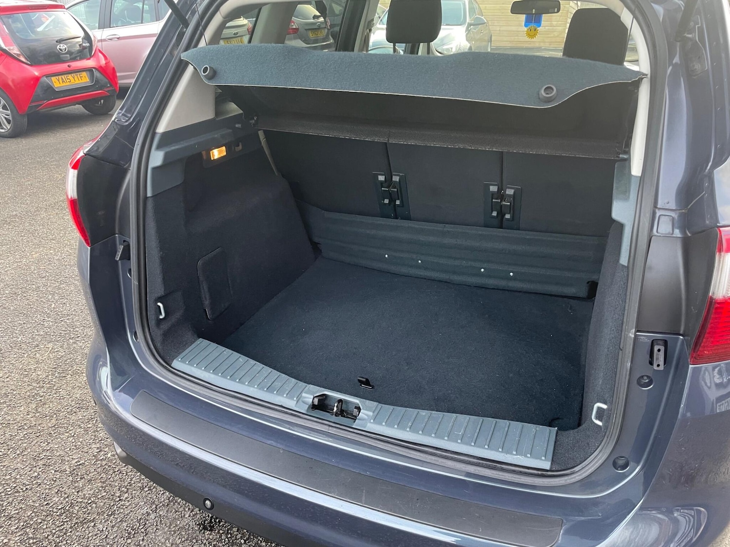 Used Ford C-Max 2013 for sale - 77190430: Photo 21