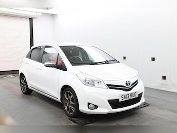 Used Toyota Yaris 2013 for sale - 77190498: Photo
