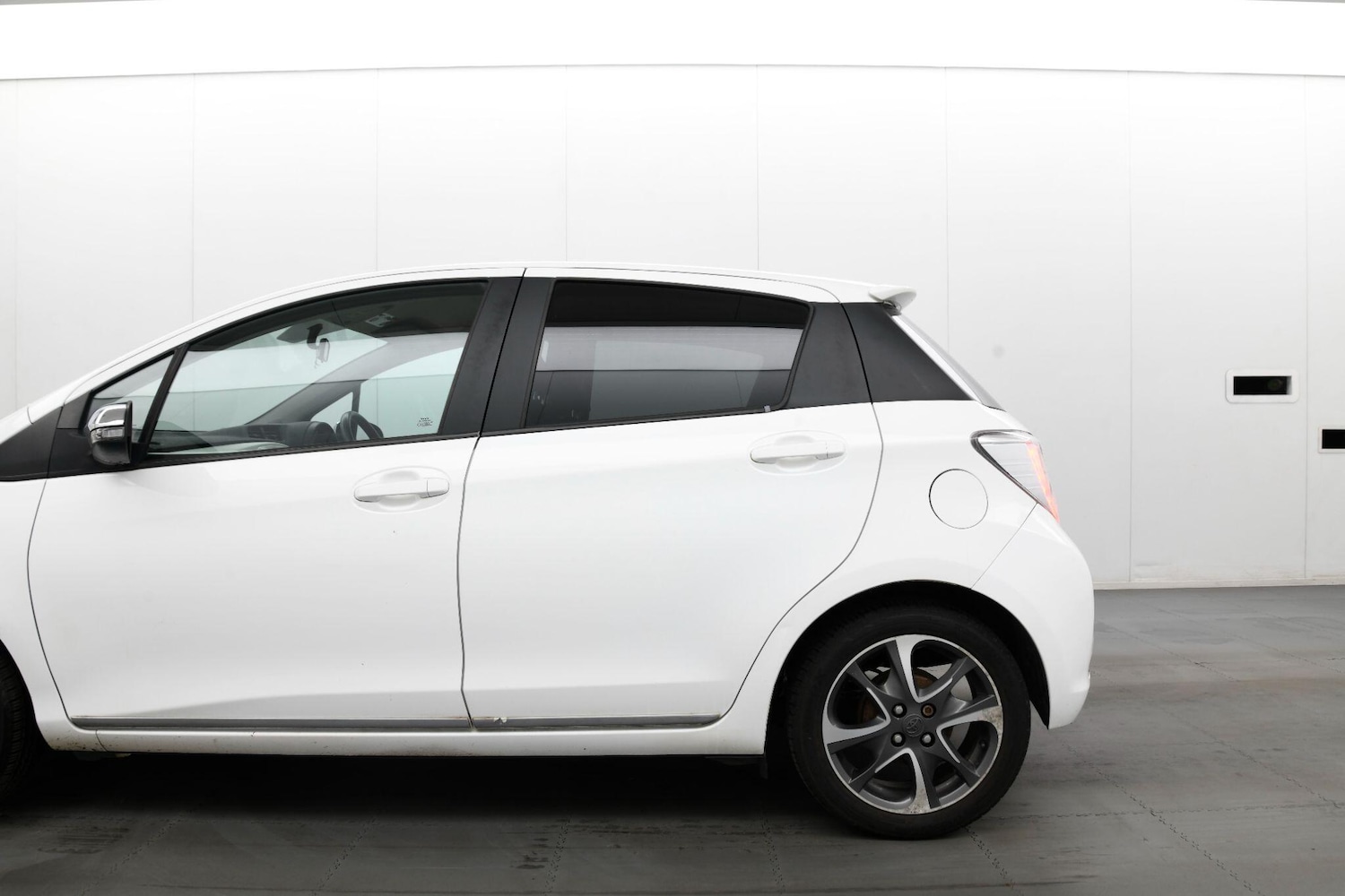 Used Toyota Yaris for sale - 77190498: Photo 5